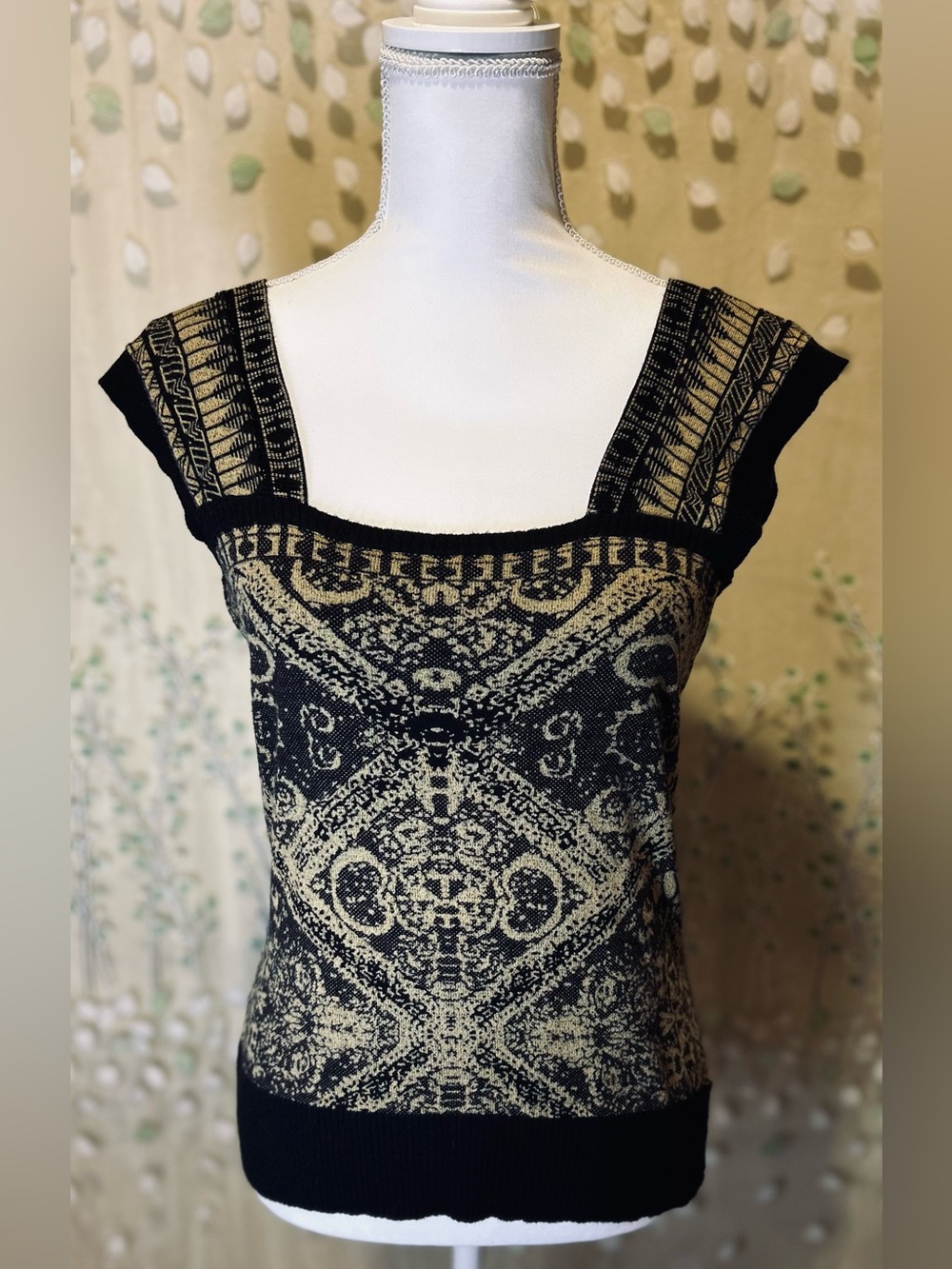 Me & You Black Gold Brocade Knit Square Neck Cap Sleeve Sweater Top Women's L